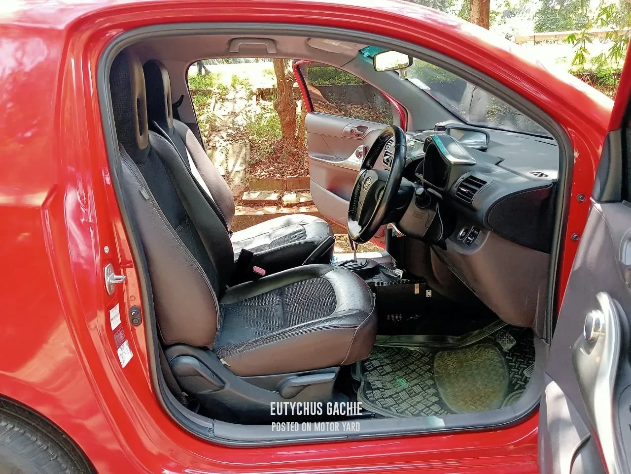 Toyota iQ 2008 Red