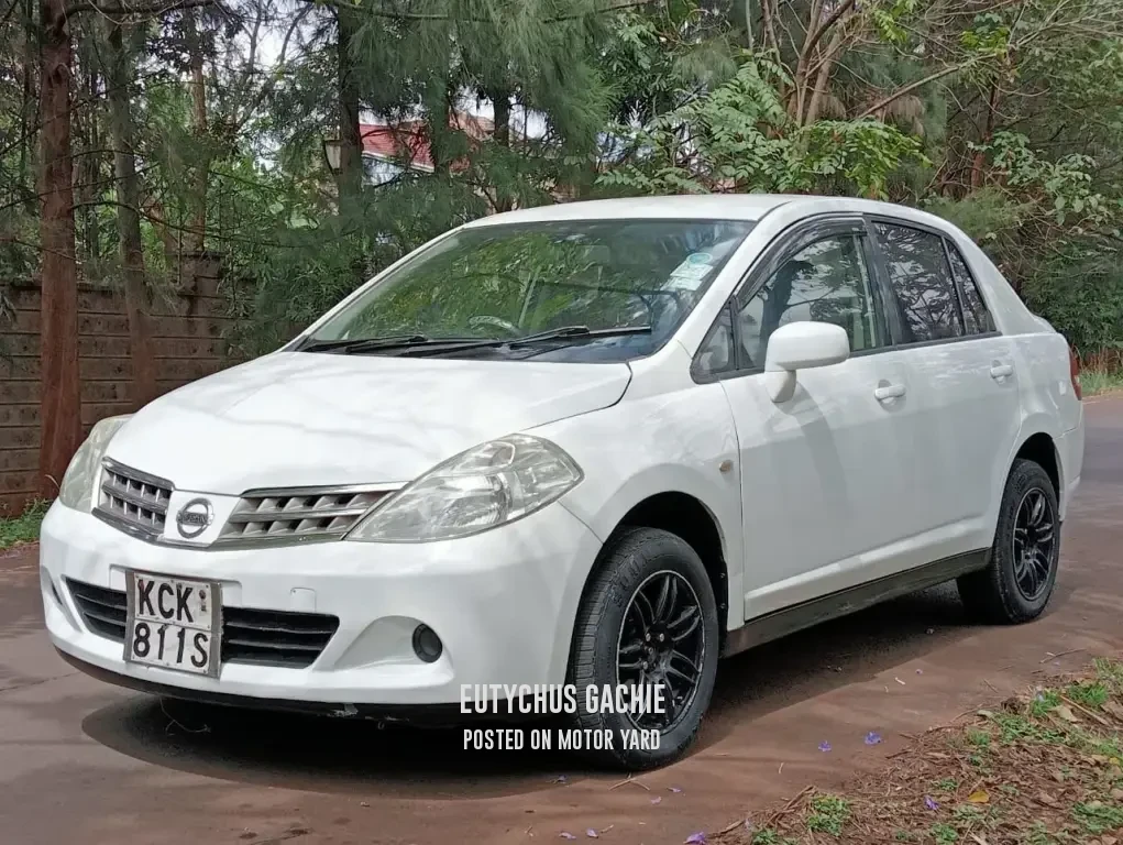 Nissan Tiida Latio 2010 White