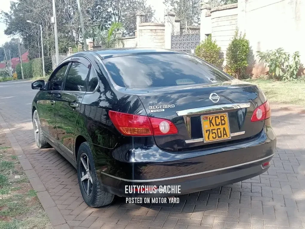 Nissan Bluebird 2007 Black