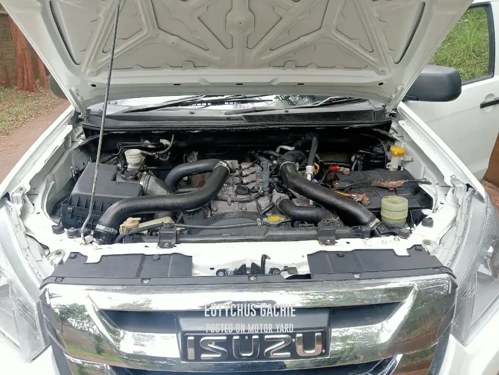 Isuzu D-Max 2014 White