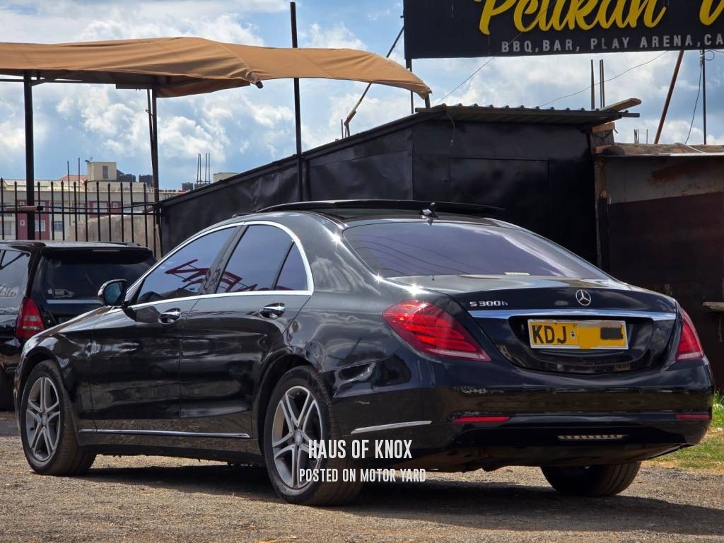 Mercedes-Benz S300 2016 Black