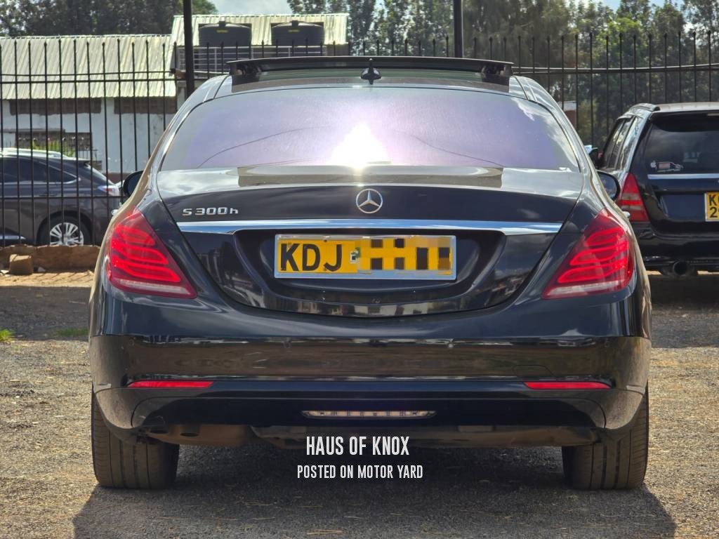 Mercedes-Benz S300 2016 Black