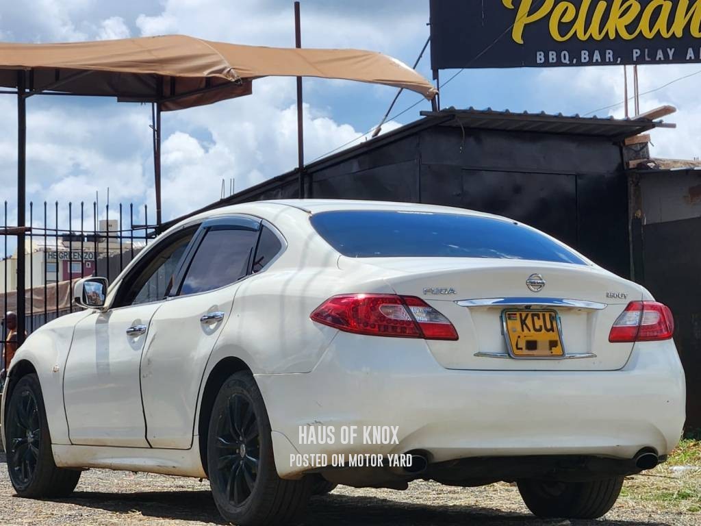 Nissan Fuga 2012 White