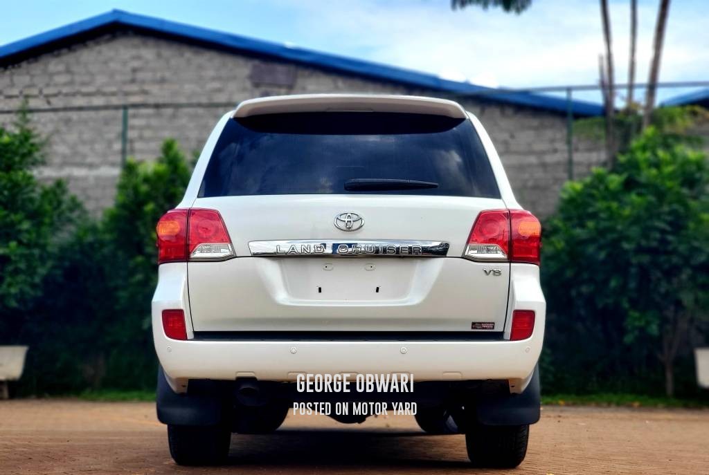 Toyota Land Cruiser 2016 Pearl