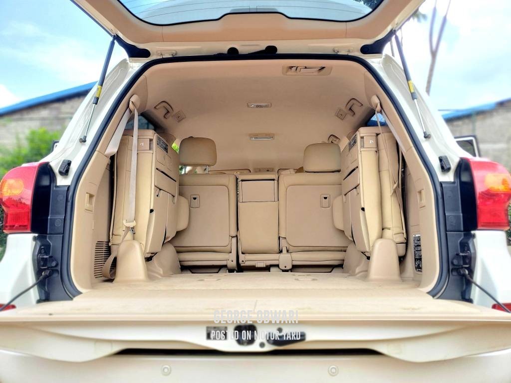 Toyota Land Cruiser 2016 Pearl