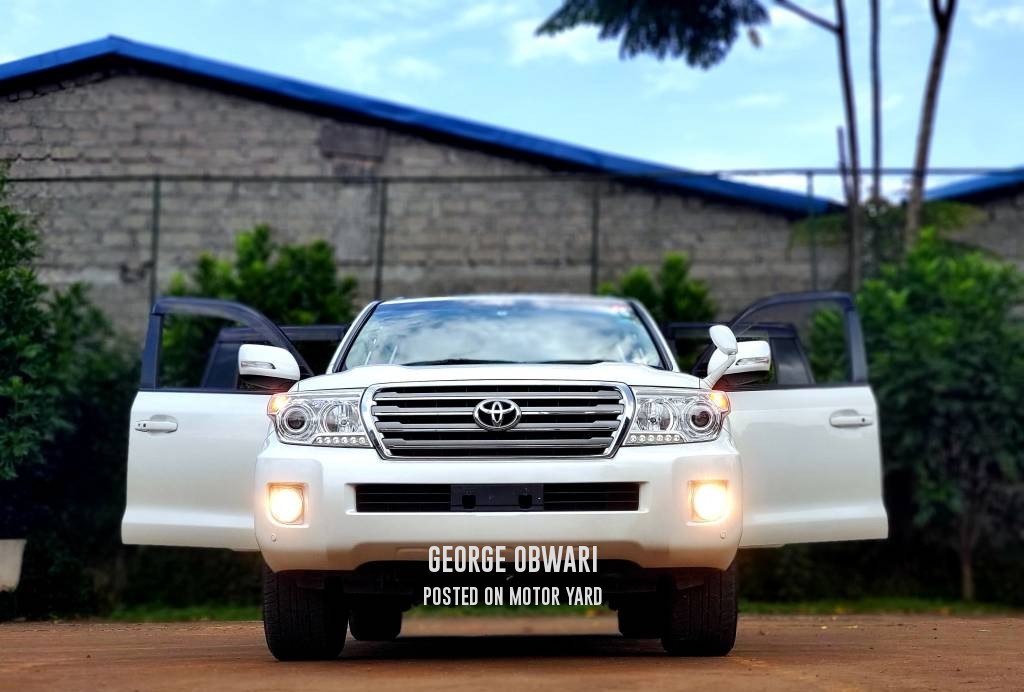 Toyota Land Cruiser 2016 Pearl