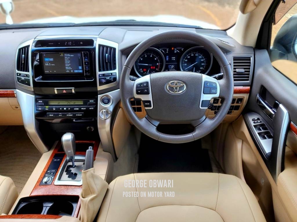 Toyota Land Cruiser 2016 Pearl