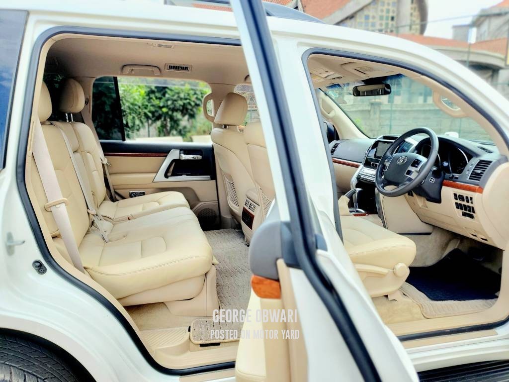 Toyota Land Cruiser 2016 Pearl