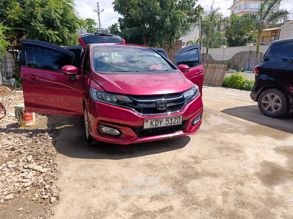 Honda Fit 2019 Pink
