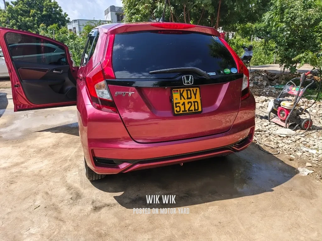 Honda Fit 2019 Pink