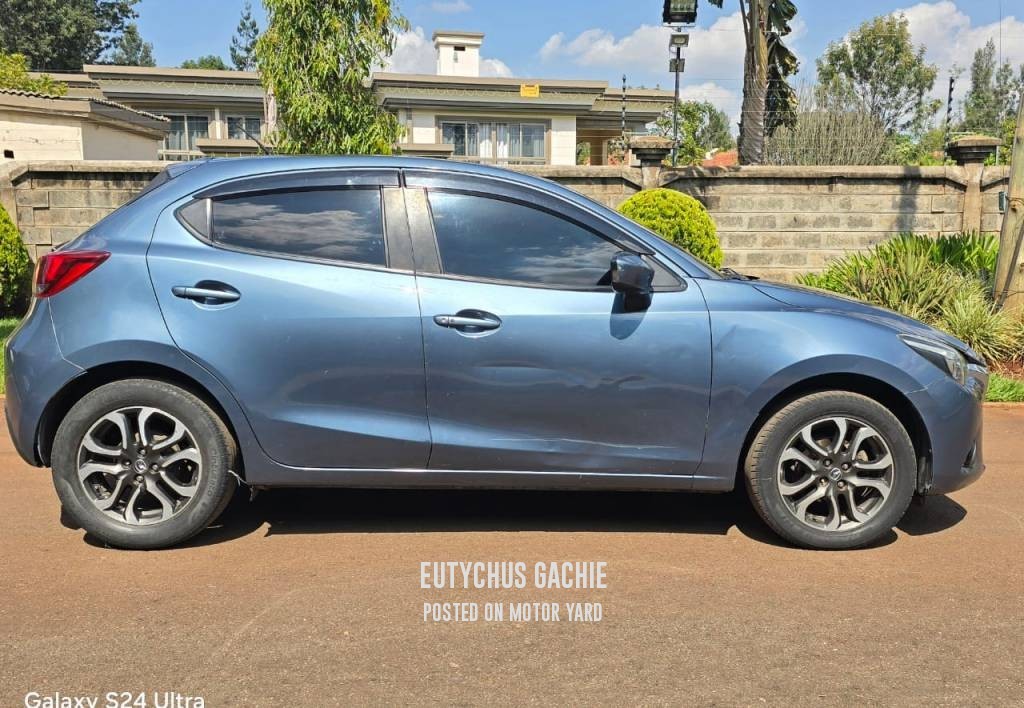 Mazda Demio 2015 Blue