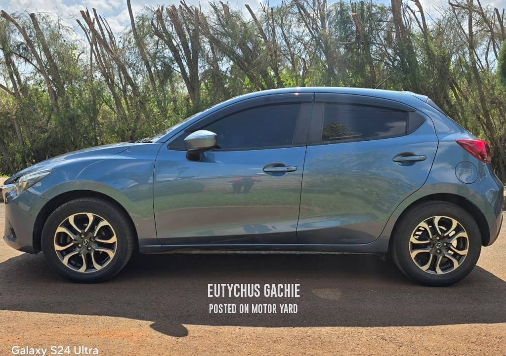 Mazda Demio 2015 Blue