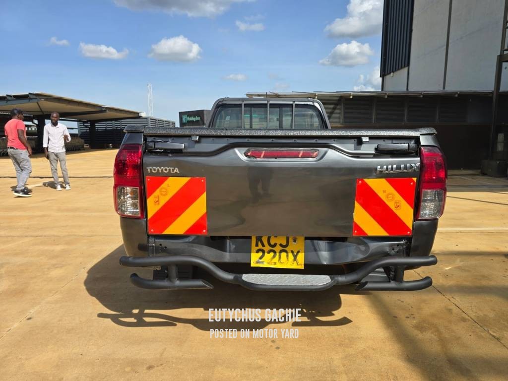 Toyota Hilux 2016 Grey
