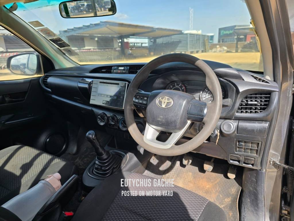 Toyota Hilux 2016 Grey