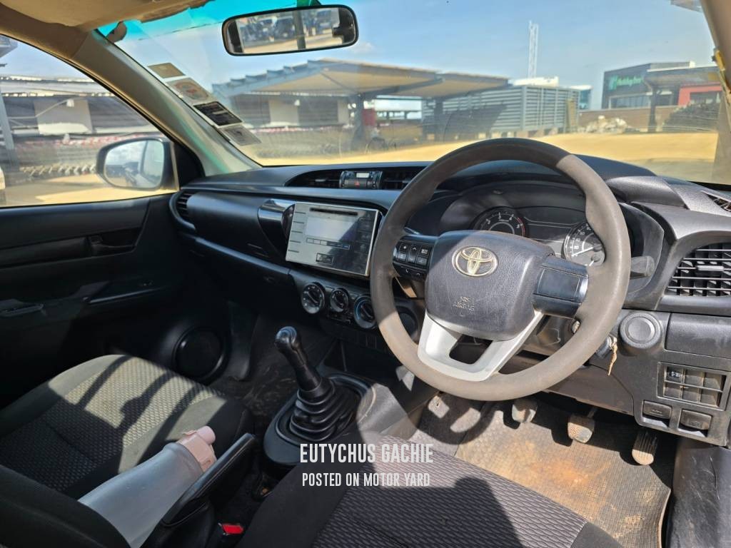 Toyota Hilux 2016 Grey