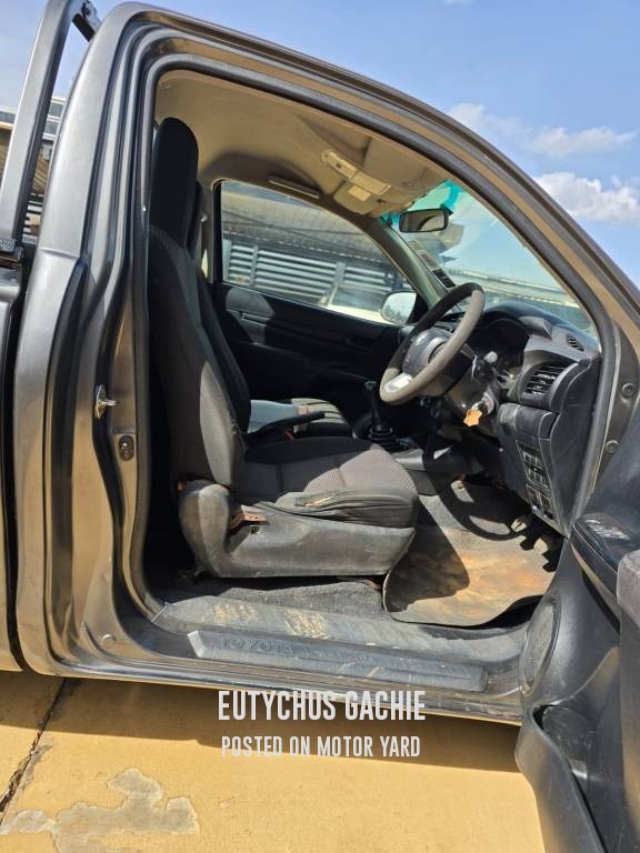 Toyota Hilux 2016 Grey