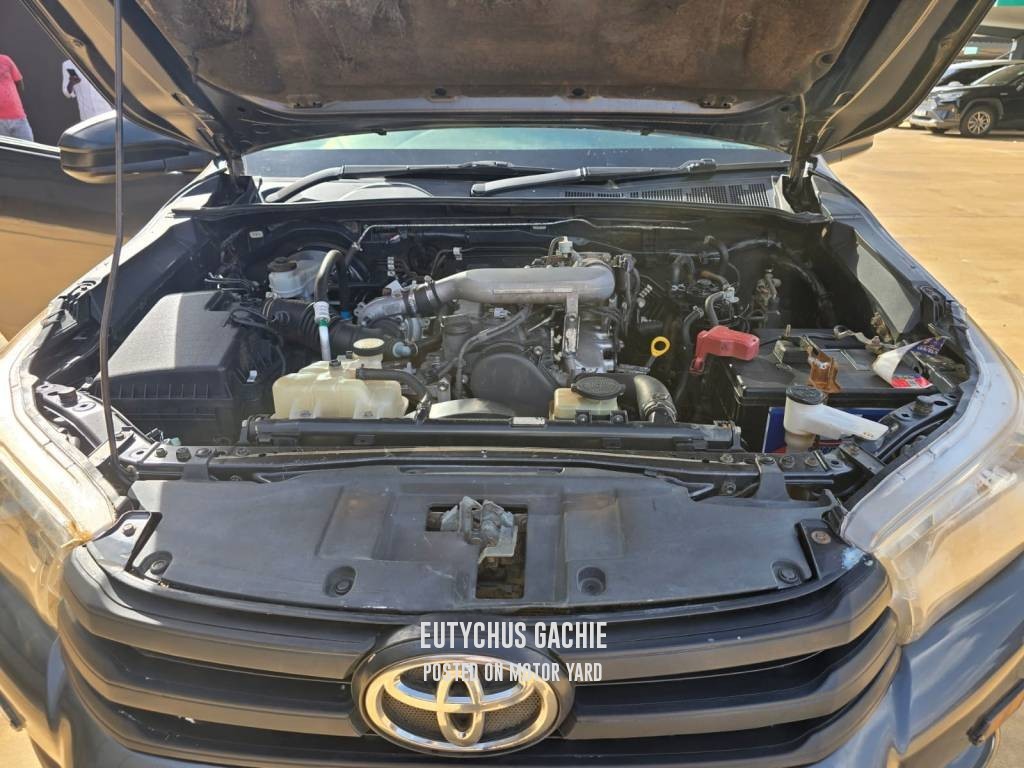 Toyota Hilux 2016 Grey