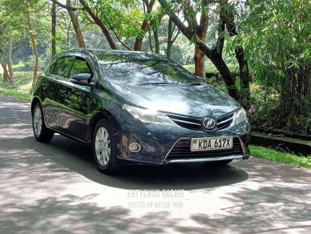 Toyota Auris 2014 Black