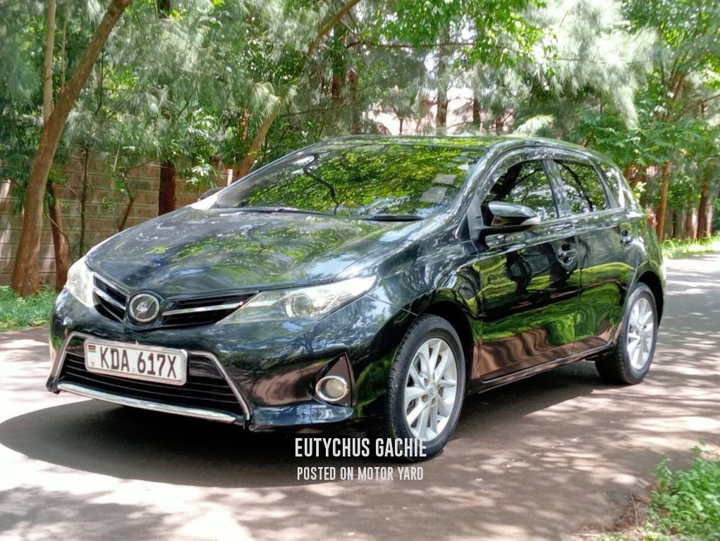Toyota Auris 2014 Black