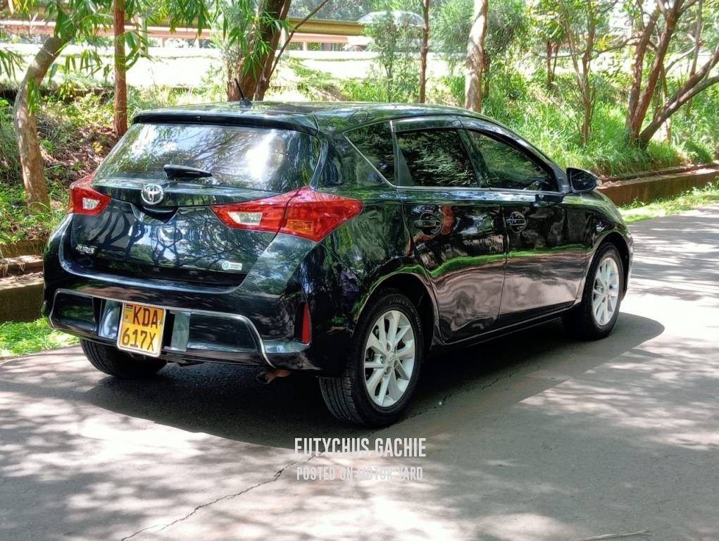Toyota Auris 2014 Black