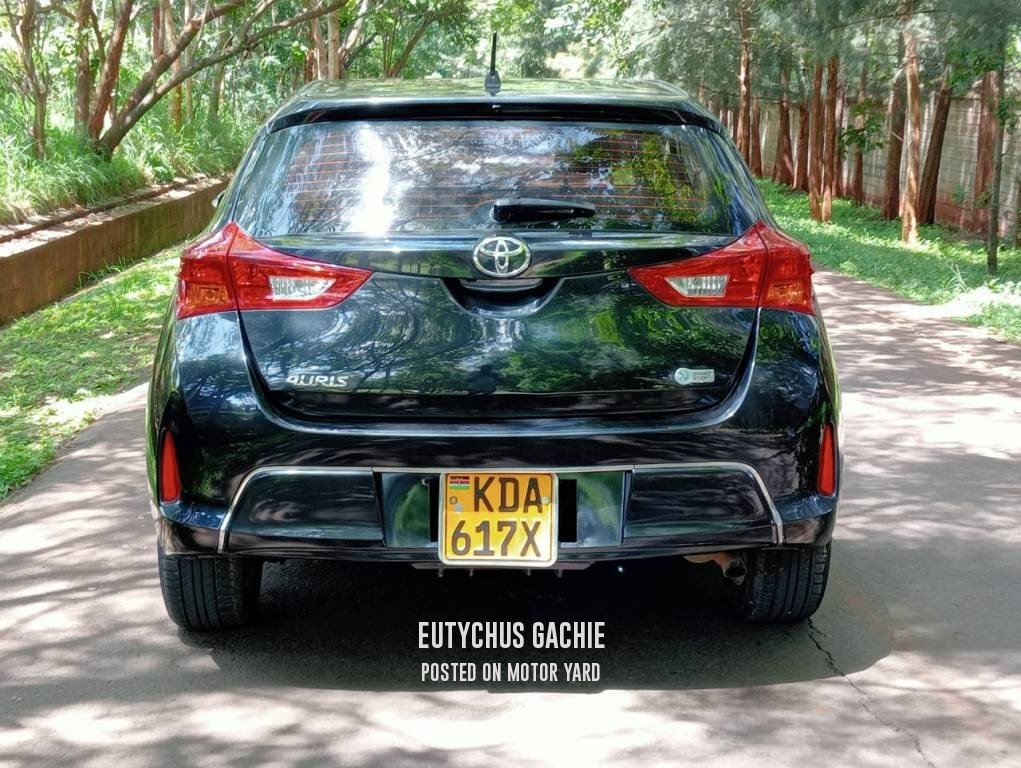 Toyota Auris 2014 Black