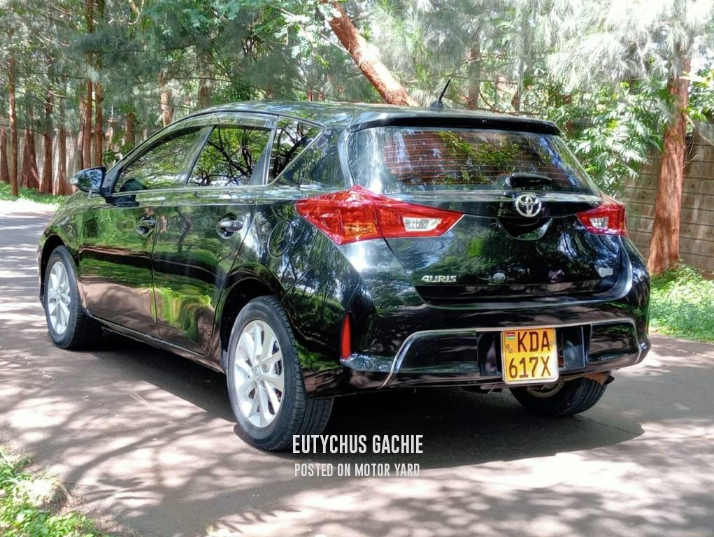 Toyota Auris 2014 Black