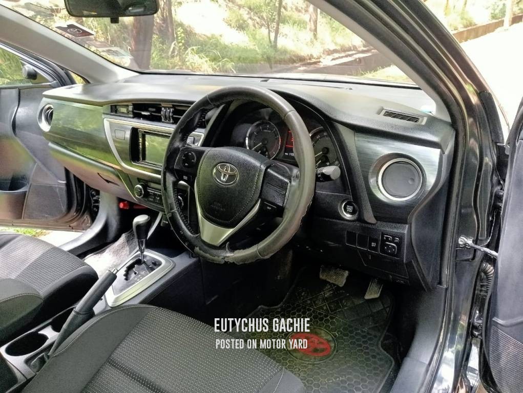 Toyota Auris 2014 Black