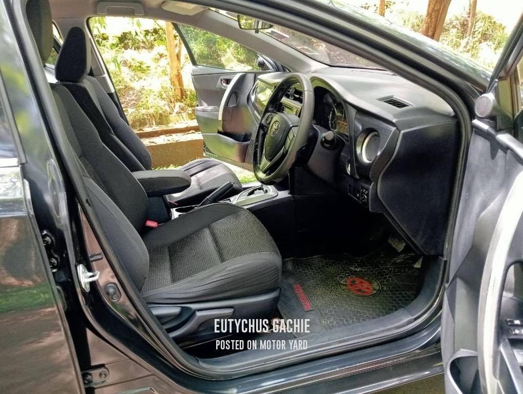 Toyota Auris 2014 Black