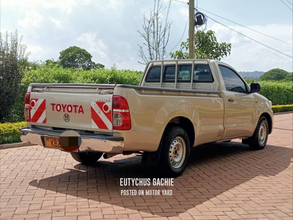 Toyota Hilux 2014 Grey