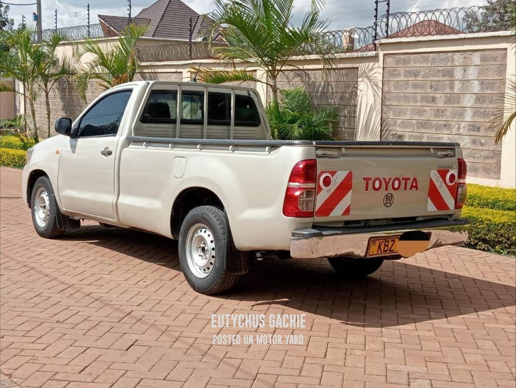 Toyota Hilux 2014 Grey