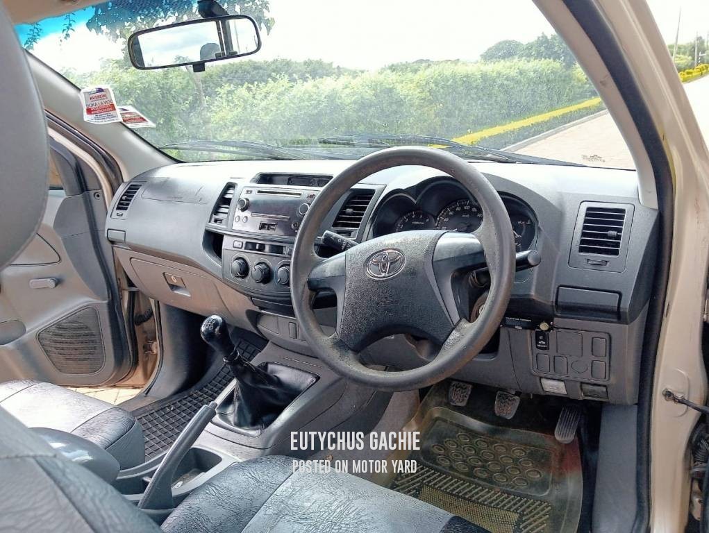 Toyota Hilux 2014 Grey