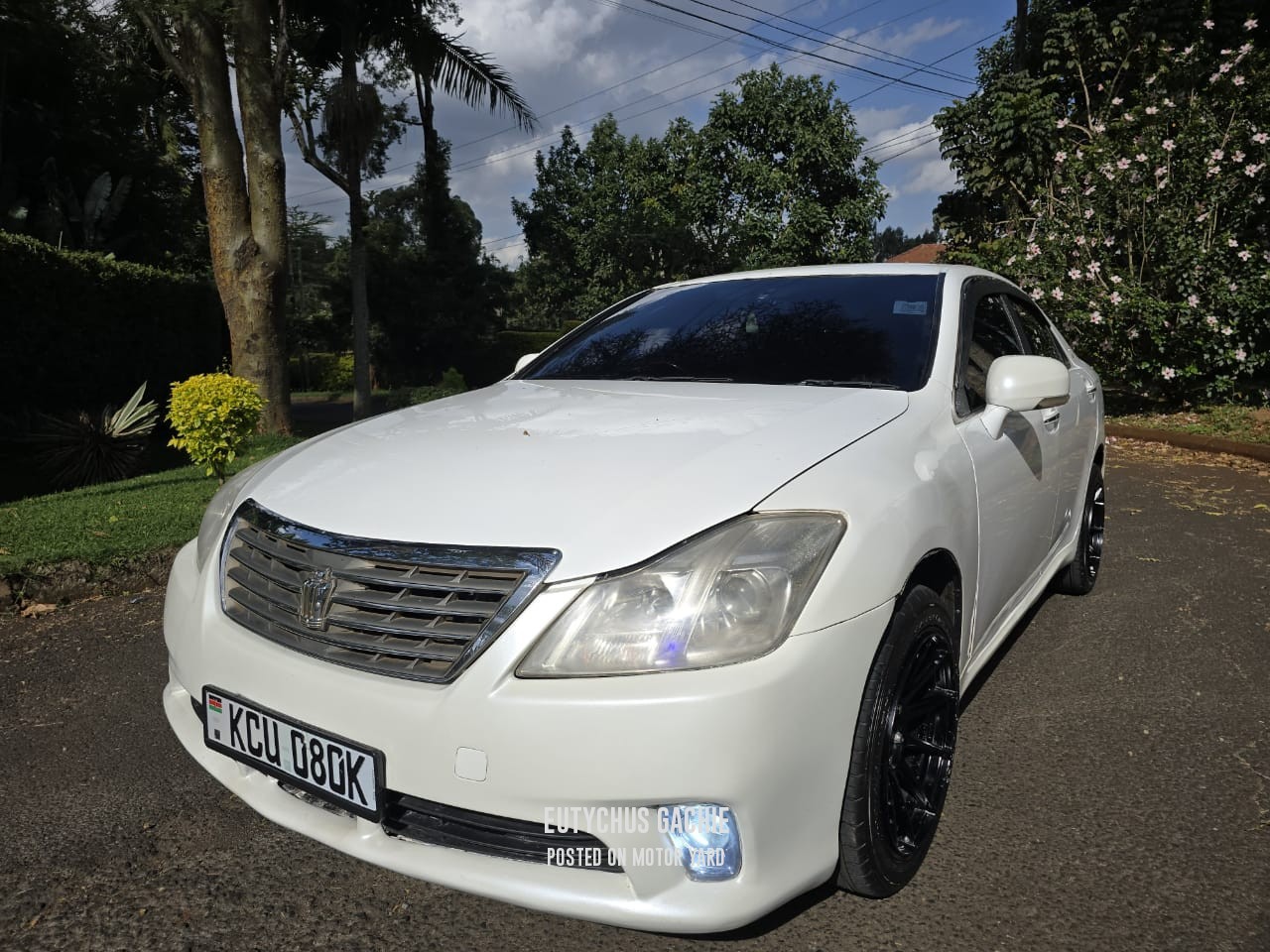 Toyota Crown 2011 White