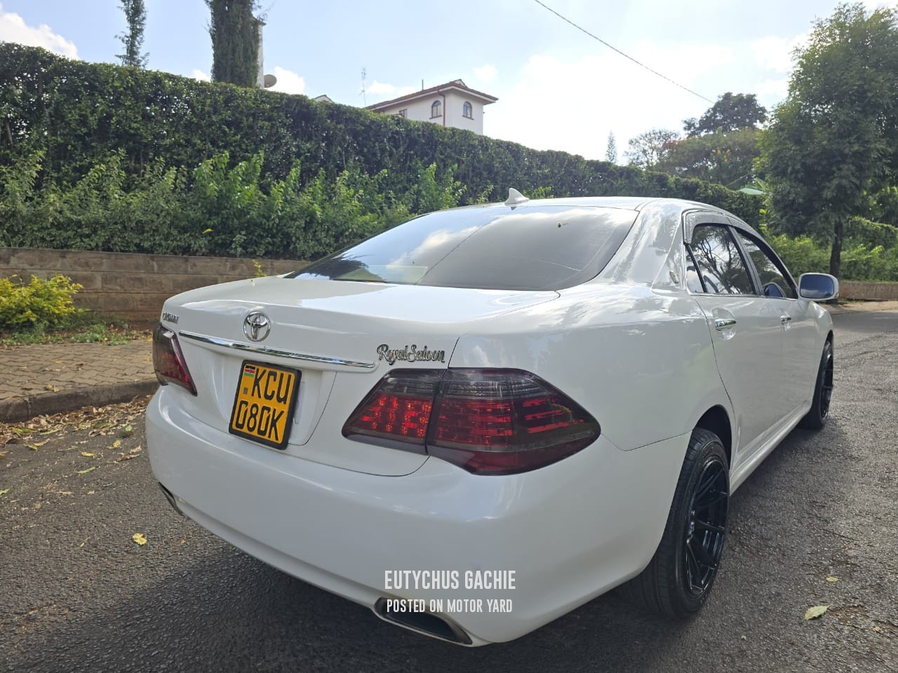 Toyota Crown 2011 White