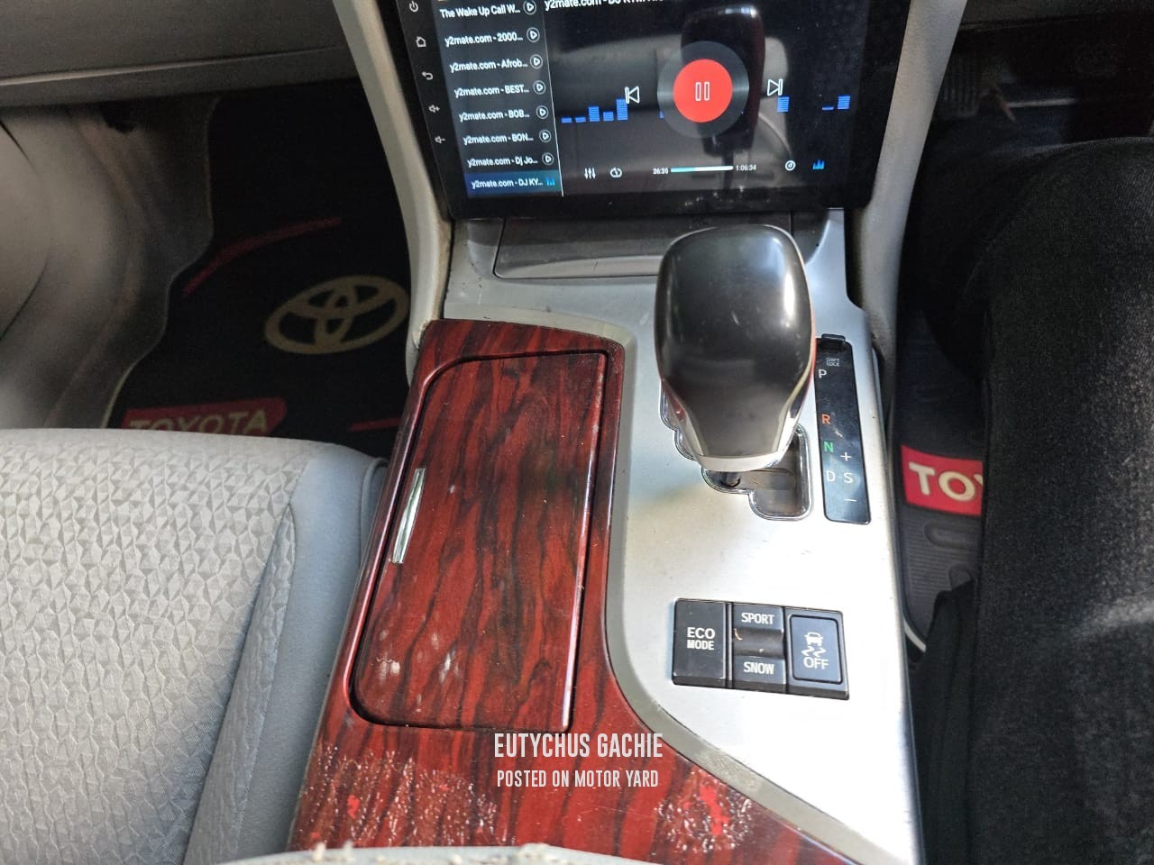 Toyota Crown 2011 White