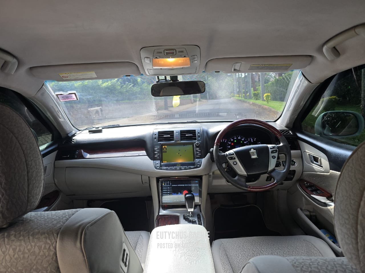 Toyota Crown 2011 White