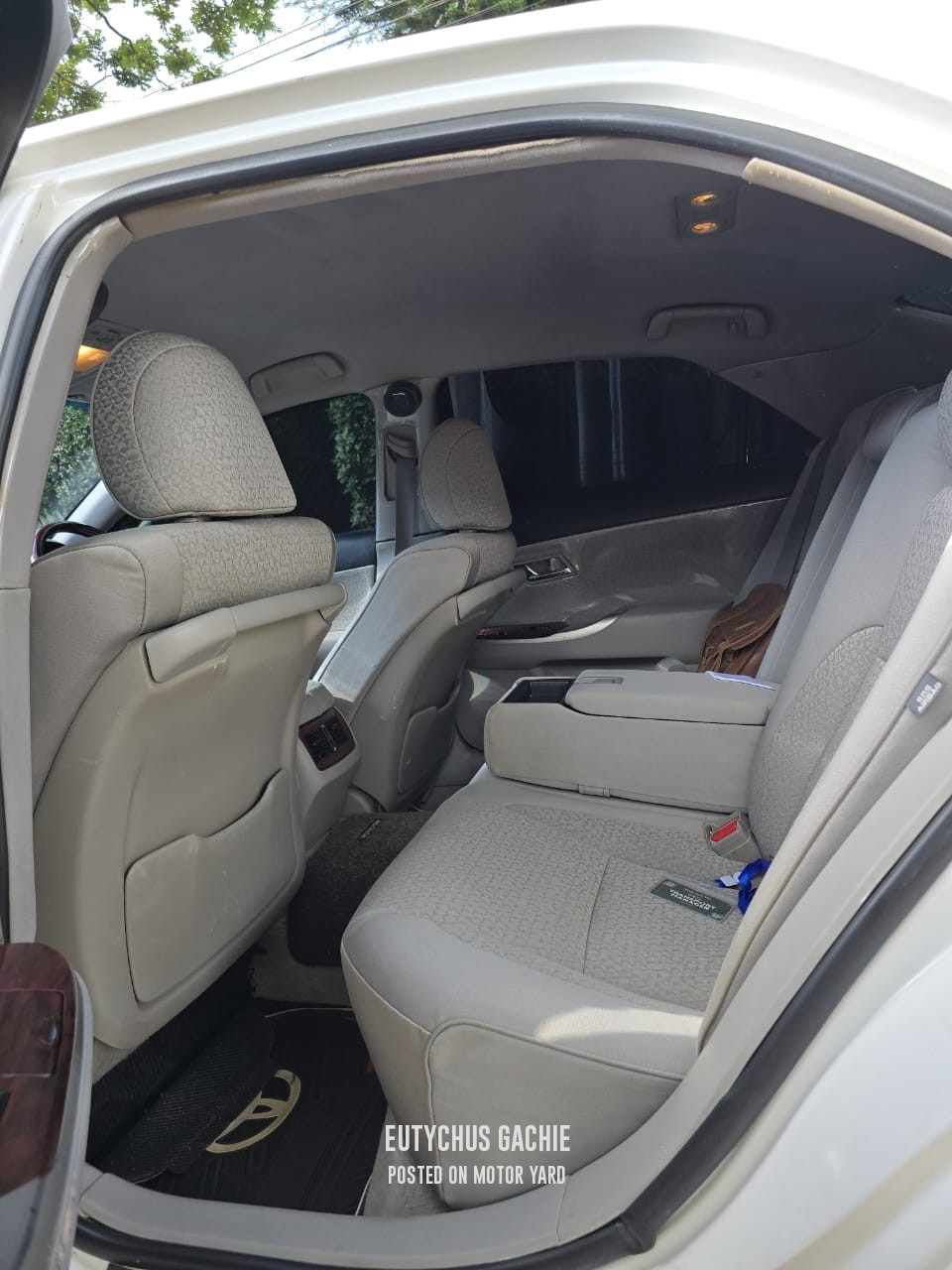 Toyota Crown 2011 White