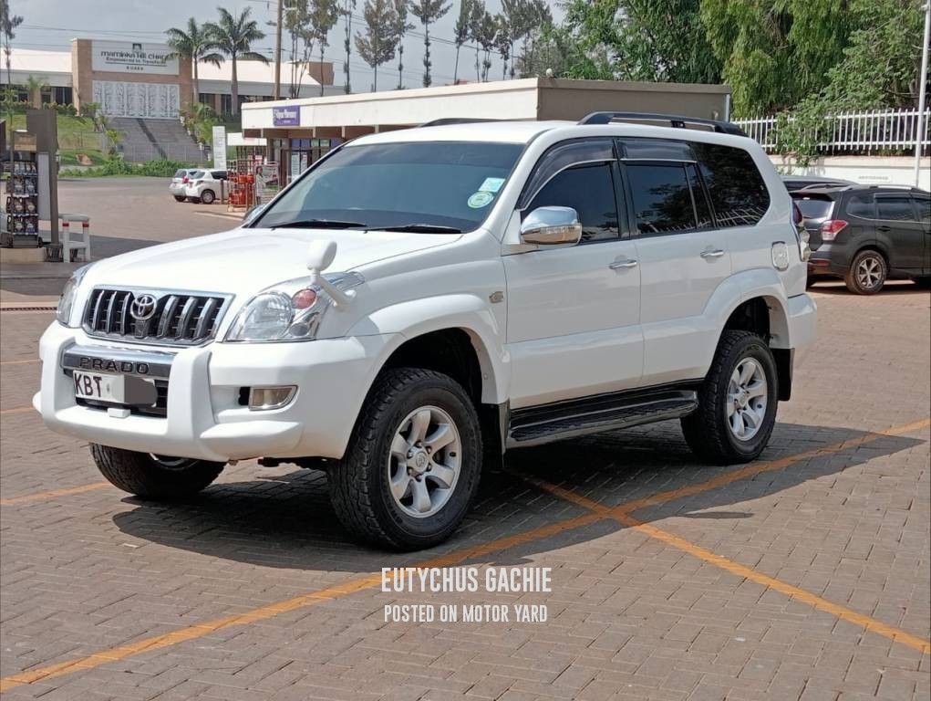 Toyota Land Cruiser Prado 2006 White