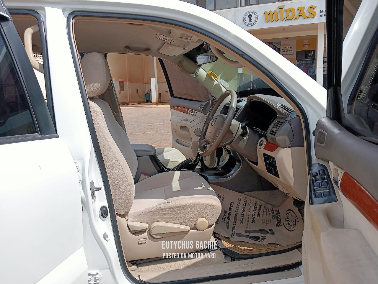 Toyota Land Cruiser Prado 2006 White