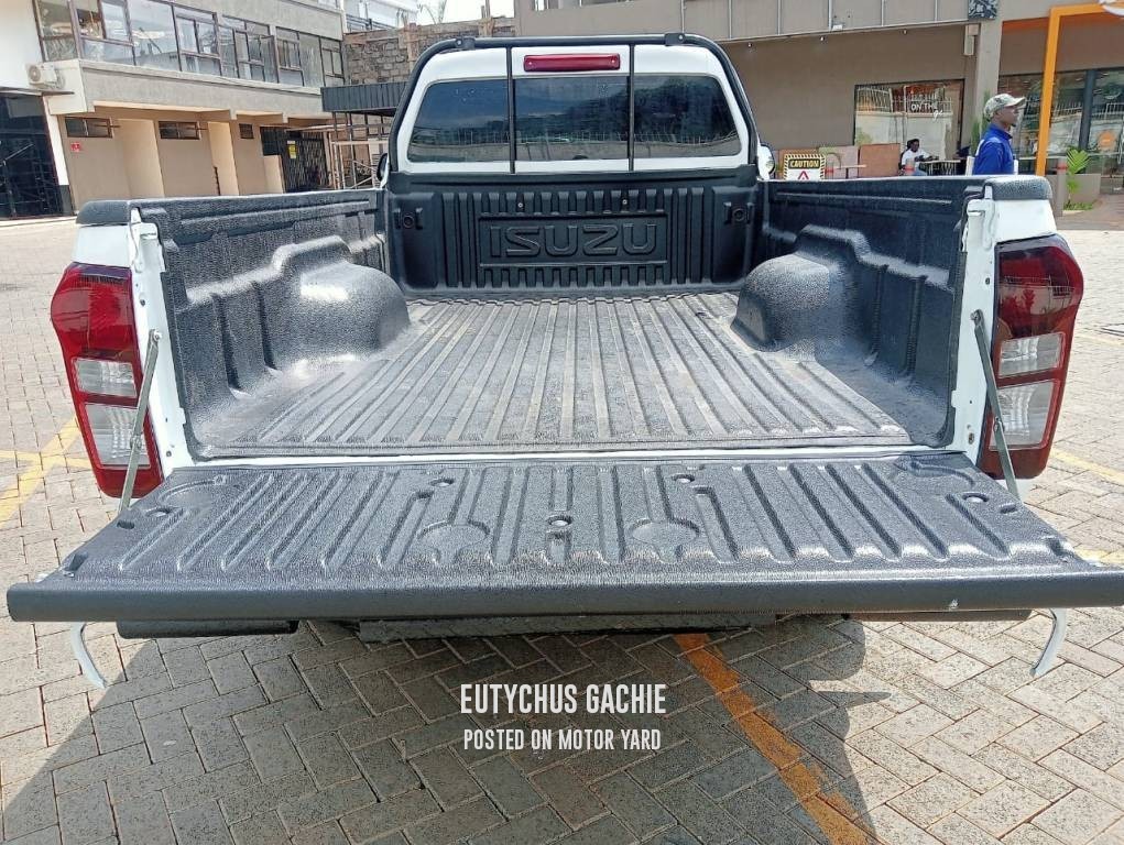 Isuzu D-Max 2017 White