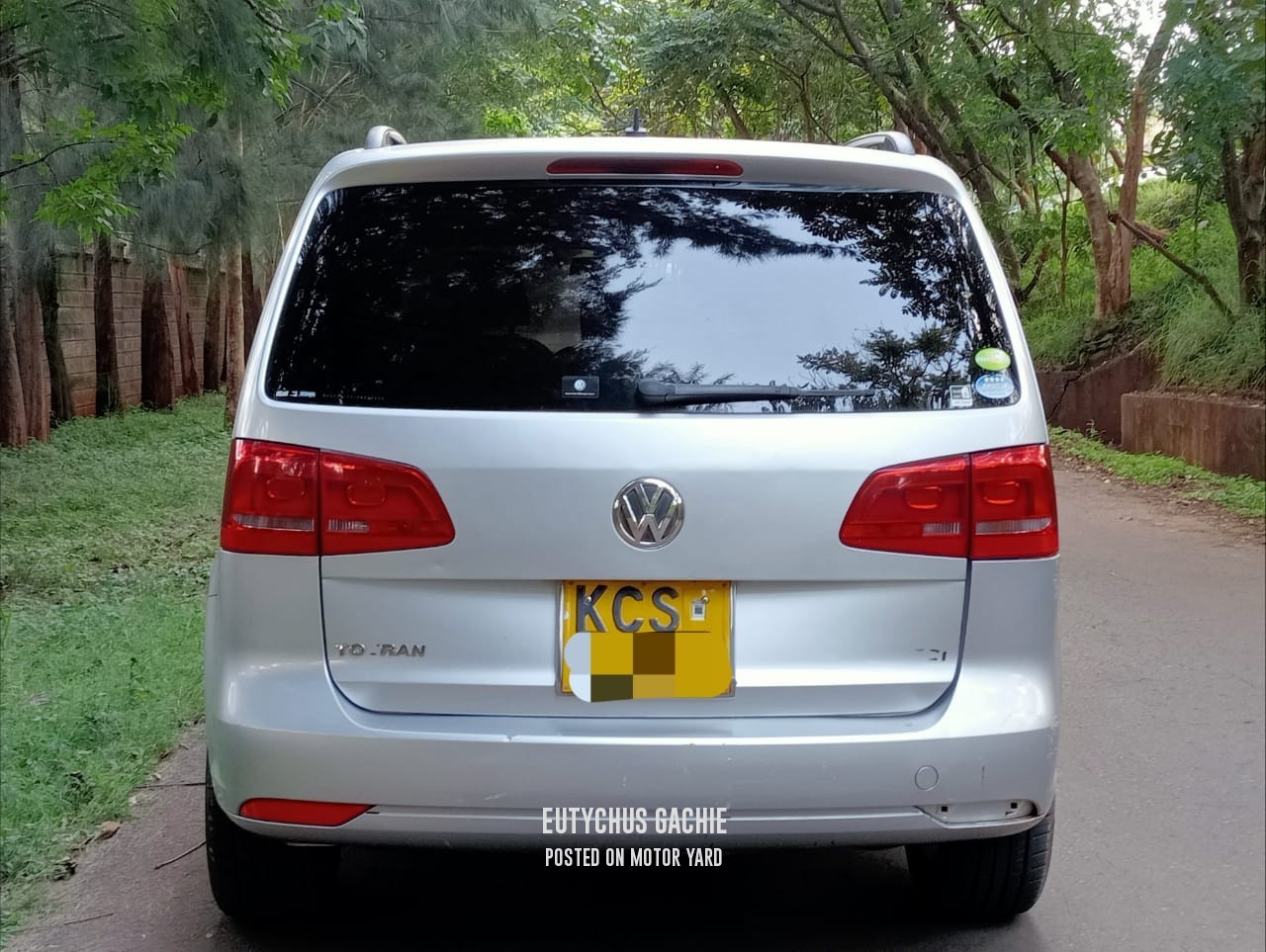Volkswagen Touran 2011 Silver
