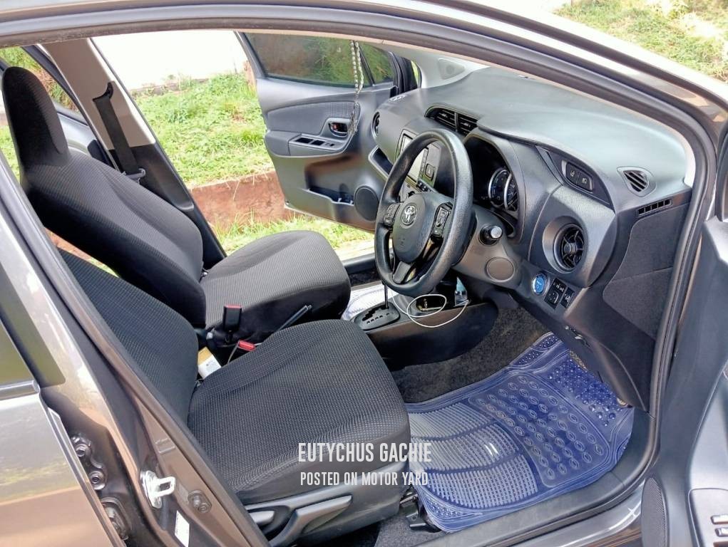 Toyota Vitz 2017 Grey