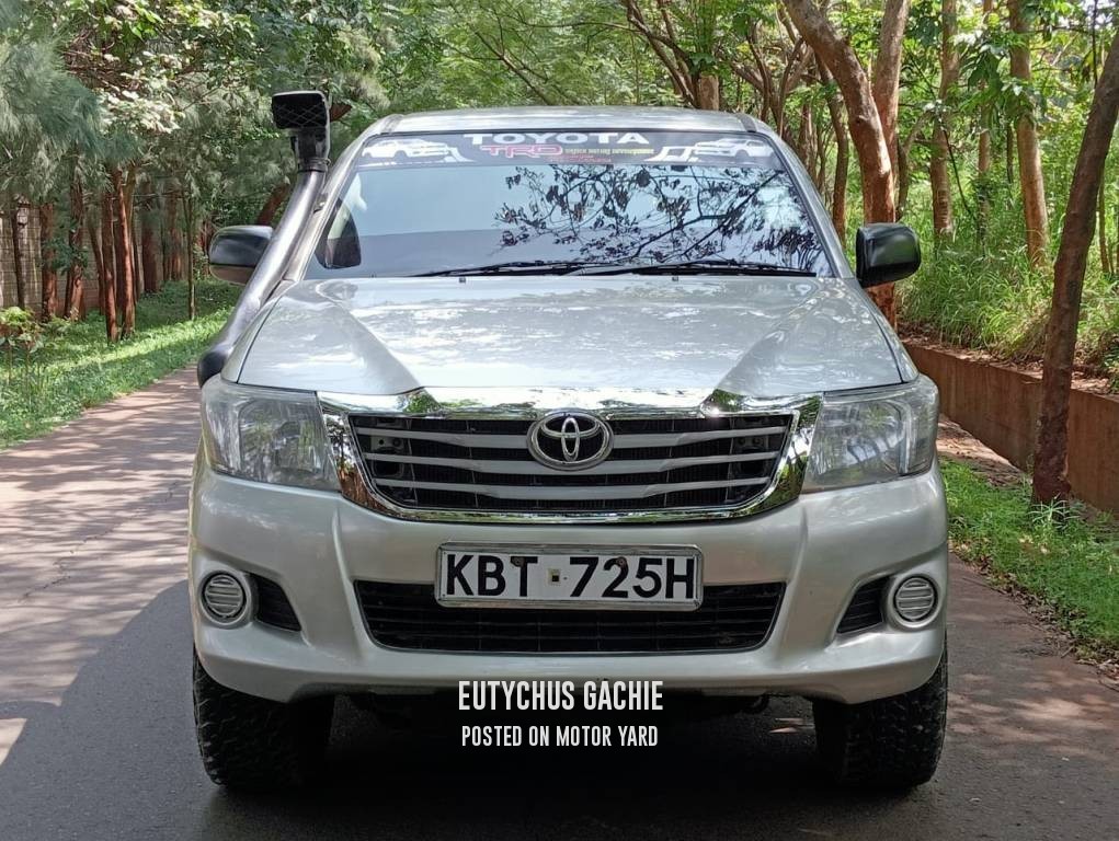 Toyota Hilux Vigo D/Cab 2012 Silver