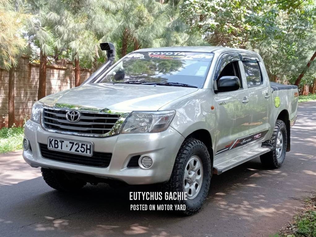 Toyota Hilux Vigo D/Cab 2012 Silver