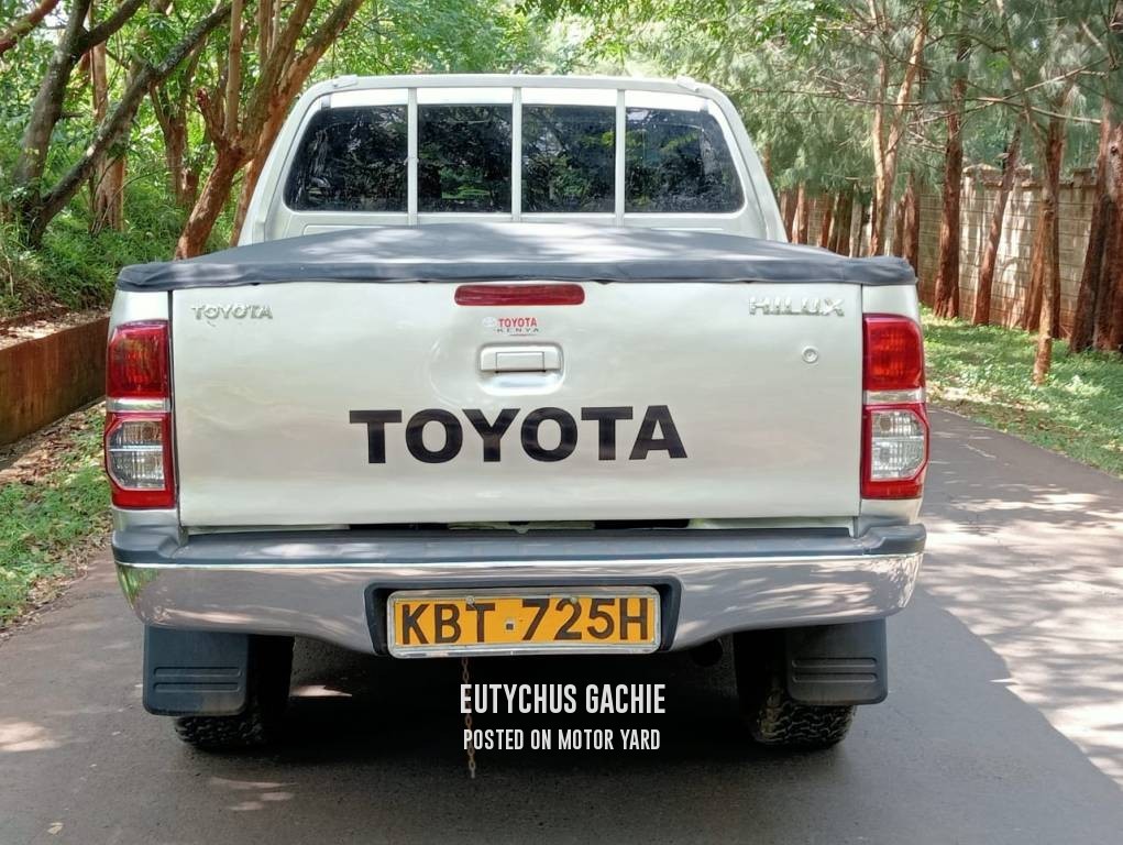 Toyota Hilux Vigo D/Cab 2012 Silver