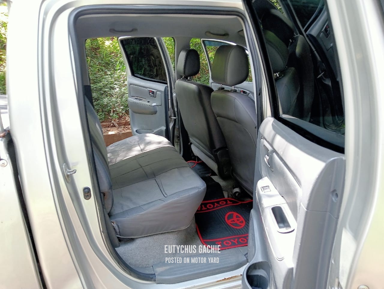 Toyota Hilux Vigo D/Cab 2012 Silver
