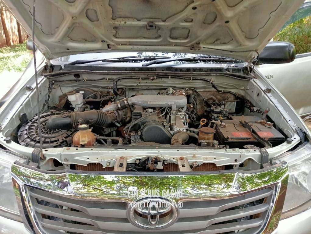 Toyota Hilux Vigo D/Cab 2012 Silver