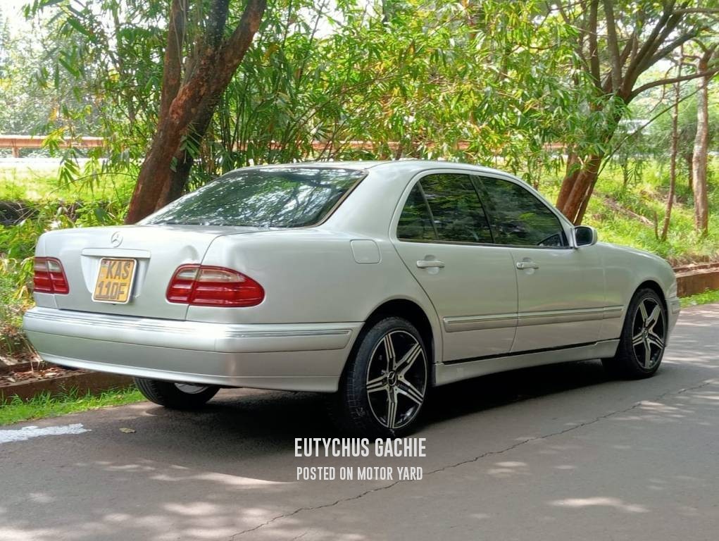 Mercedes-Benz E240 2000 Silver