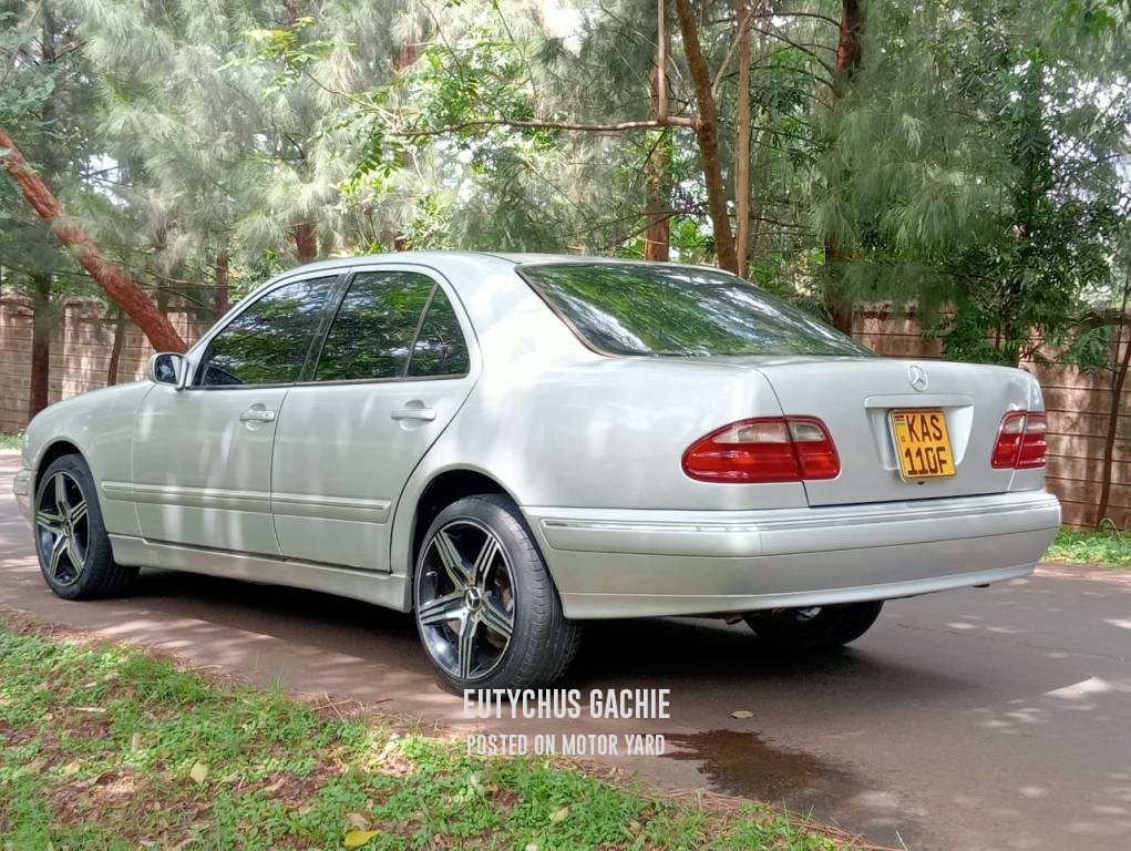 Mercedes-Benz E240 2000 Silver