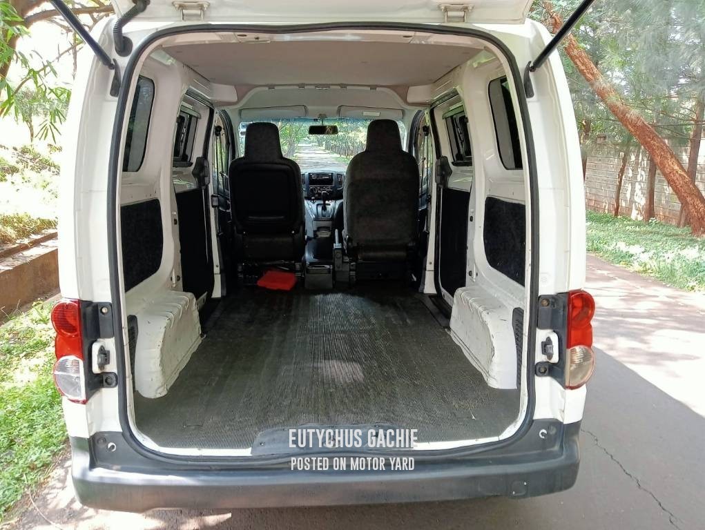 Nissan NV200 2013 White