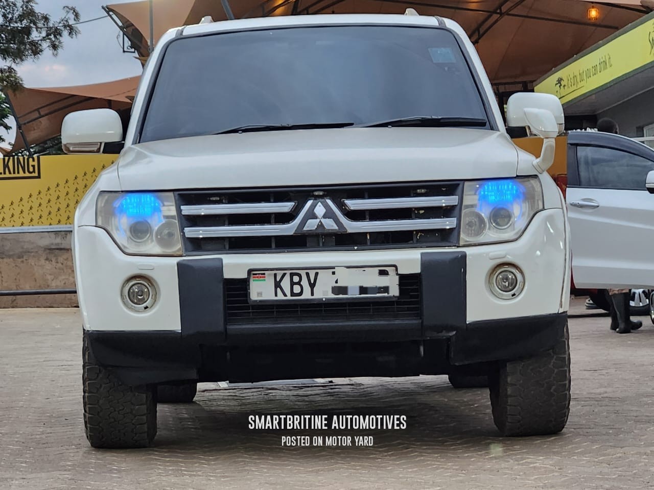 Mitsubishi Pajero Dakar 2007 White
